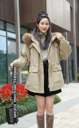 挂毛派克中长款，时尚休闲简约大方。，女装，维纳真蒂 纳易莲