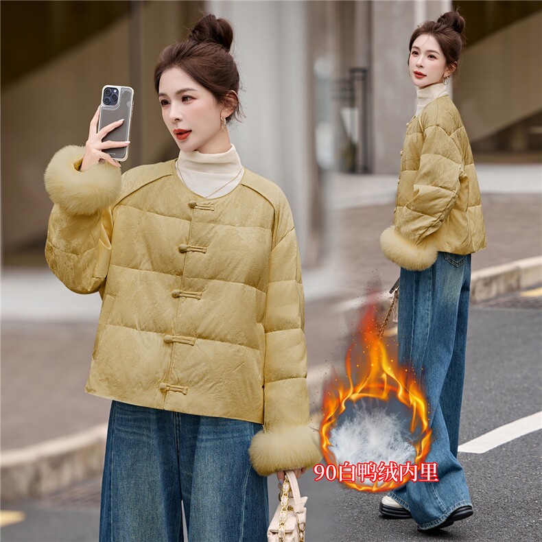 2025冬新款90白鸭绒新中式配真狐狸毛毛袖短款羽绒服外套,女装羽绒服,瑶迪依秀