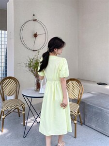 2022新款夏装韩系简约风压线精致连衣裙图片