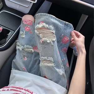 花卉破洞牛仔短裤女夏季高级感显瘦五分裤玫瑰满印vibe直筒中裤潮图片