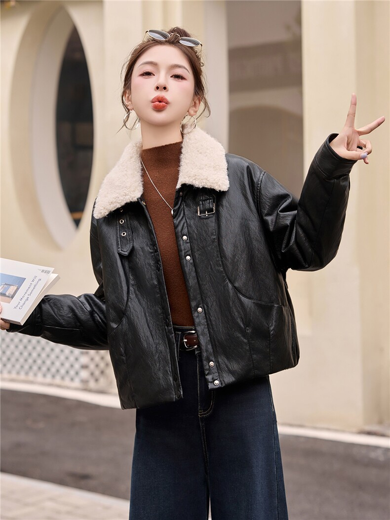 2025年冬季新款仿羊羔毛大毛领拼接蛋白皮时尚皮羽绒服外套女,女装羽绒服,奕薇雅
