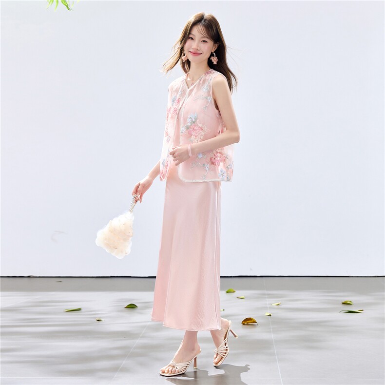 夏季新款现货！2026温柔风洋气重工刺绣花朵款马甲+珍珠吊带长裙,女装套装/套裙,宝儿家