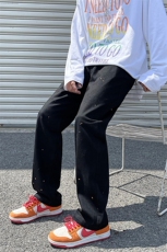 黑色