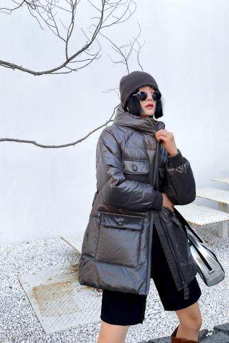 连帽口袋腰带羽绒服90绒，女装羽绒服，哥卓