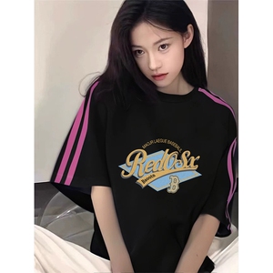 抖音得物品质二开240克宽松纯棉美式潮牌印花三条杠中性风短袖T恤图片