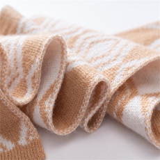 2025年秋季新款双菱形格针织小围巾时尚休闲通勤百搭，围巾，亿嘉羊绒