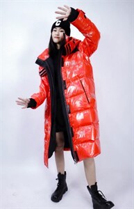 羽绒服热销中图片