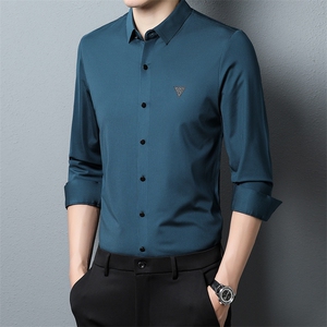 春秋季男士长袖衬衫商务休闲宽松上衣服中年爸爸装无痕免烫衬衣图片