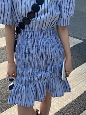 竖条纹褶皱半裙胯大腿粗的福音遮肉时尚辣妹风，女装半身裙，Alissa Lin