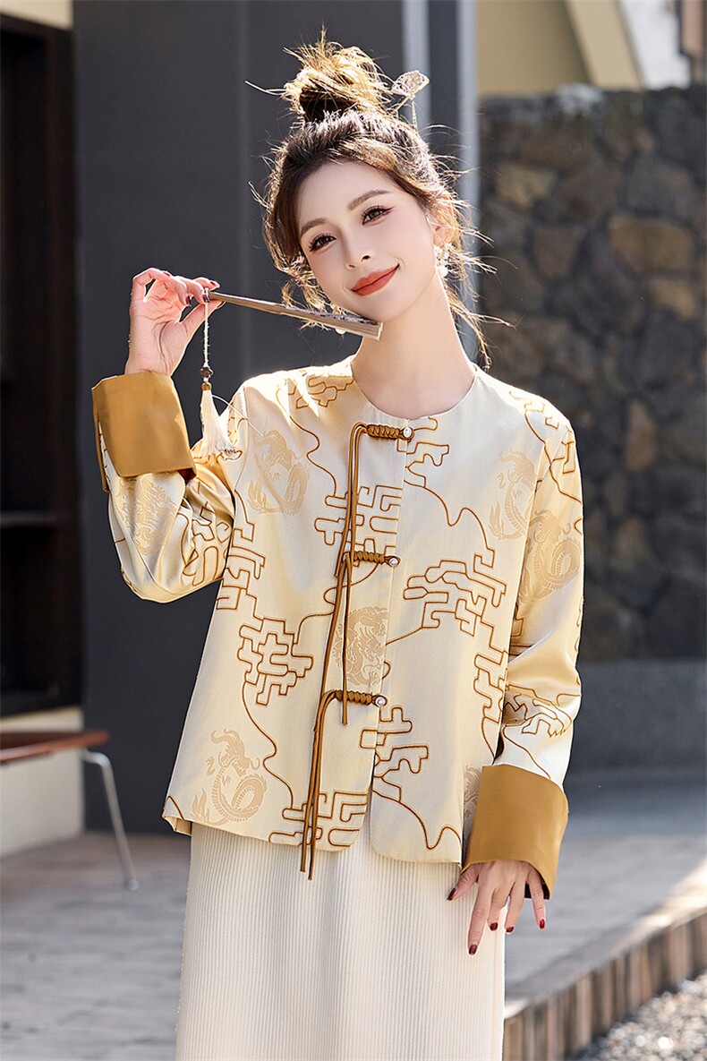 现货2025新款春装新中式G风盘扣提花复古洋气时尚显瘦短款外套女,女装短外套,伊仟回
