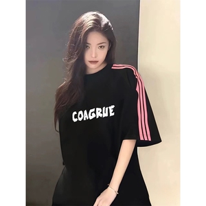 抖音得物品质二开240克宽松纯棉美式潮牌印花三条杠中性风短袖T恤图片
