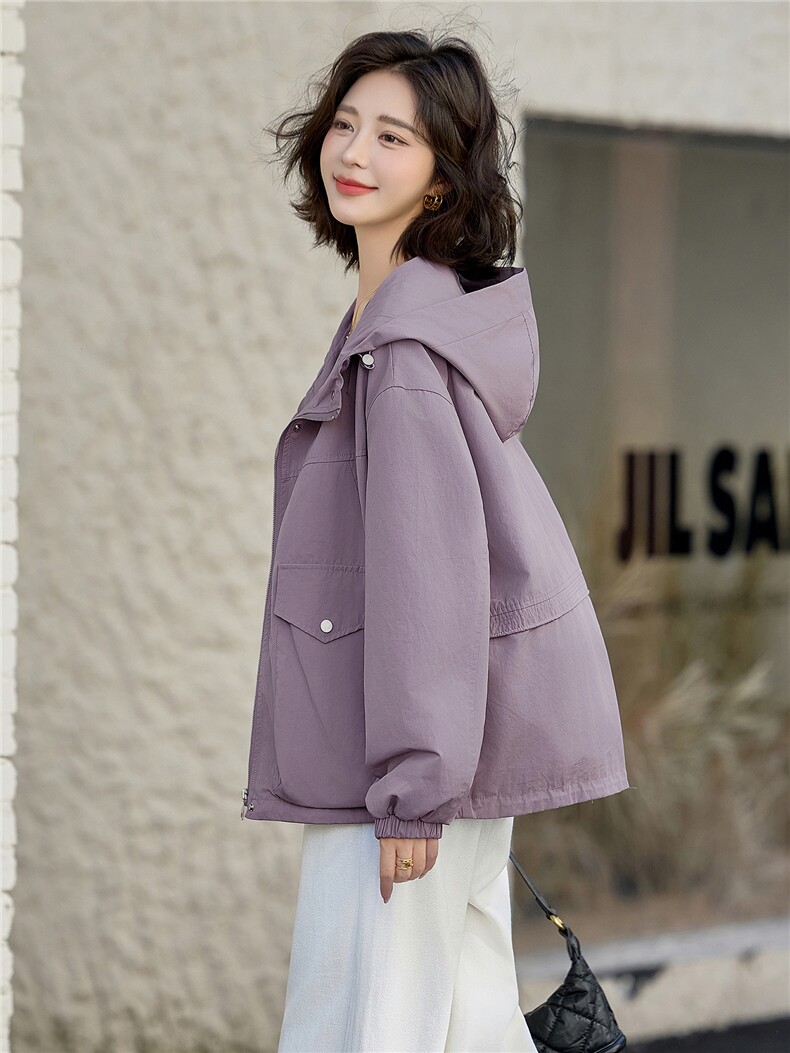 洋气减龄紫色休闲连帽外套女2025秋季新款宽松显瘦冲锋衣夹克上衣,女装短外套,依万里