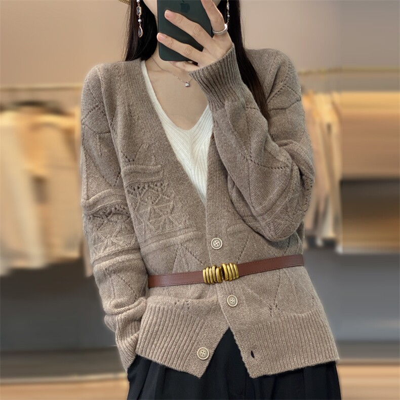 秋冬季新款舒适女士V领针织羊毛开衫长袖图片