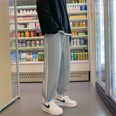 灰色