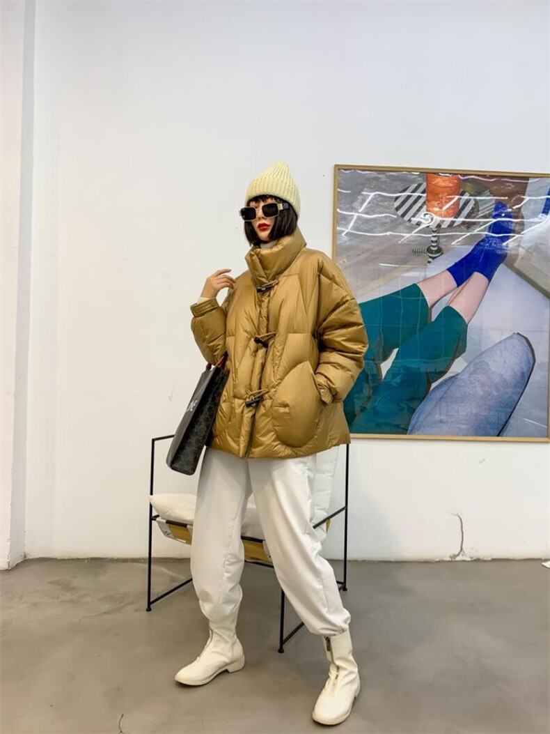 本店主要经营欧韩版，开发品牌，打造高端大气上档次产品。冬，女装，丰衣主色