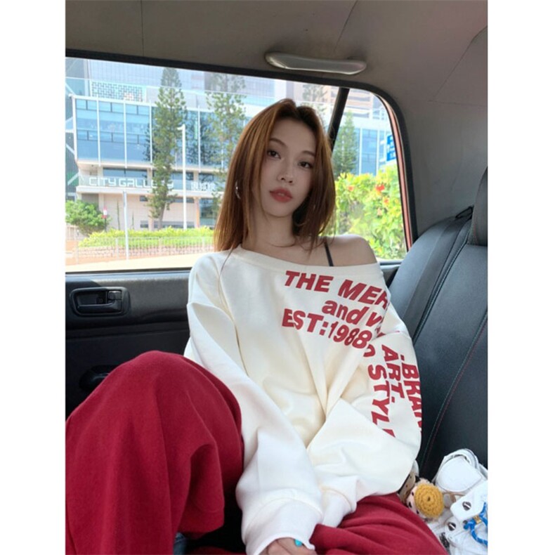 QC011-p45 24美式复古辣妹斜肩卫衣女新款慵懒感长袖上衣图片