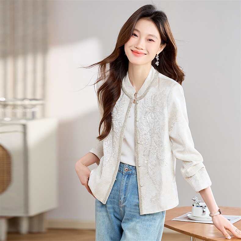 新中式短外套早春端庄复古时尚宽松今年流行刺绣女装上衣，女装短外套，丽影随形