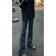 深蓝色