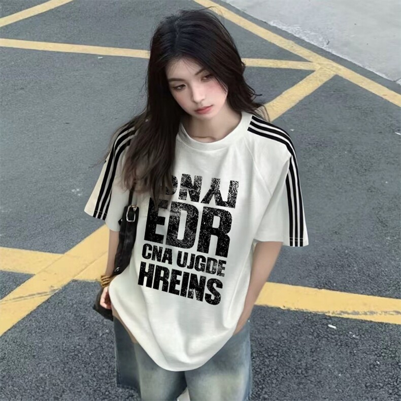 抖音得物品质二开240克宽松纯棉美式潮牌印花三条杠中性风短袖T恤，男装T恤，电商A486