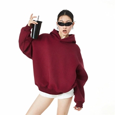 酒红色