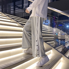 浅灰色