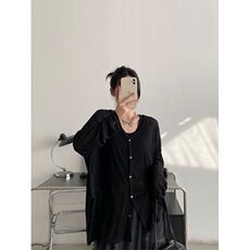 黑色
