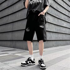 黑色