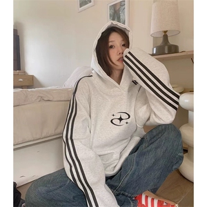 抖音得物品质480克全棉加绒织带连帽印花卫衣三条杠针织卫衣A0601图片