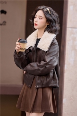大翻领加棉皮衣短外套女2025秋冬新款保暖时尚酷飒机车PU皮夹克，女装皮衣，美拉德工厂直营店
