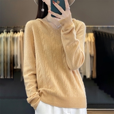 2025秋冬洋气减龄纯羊毛连帽长袖针织衫女复古麻花保暖打底衫毛衣，女装羊毛衫，暖烁羊绒