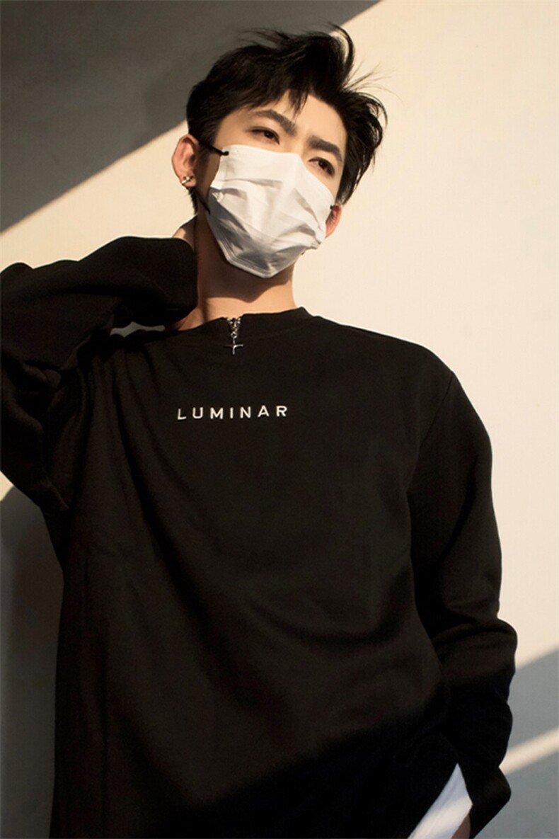 明星私服美式潮流打底垫肩款打底金属星星设计内搭T恤P50,男装T恤,电商B319