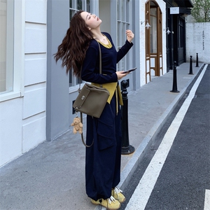藏青色又a又飒披肩显瘦t恤套装女秋季2025新款工装阔腿裤两件套图片