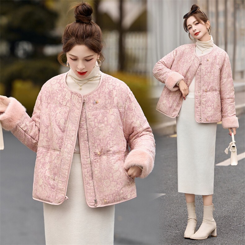 新中式国风羽绒服女2024冬季新款小个子今年流行漂亮短款粉色外套,女装羽绒服,伊仟回