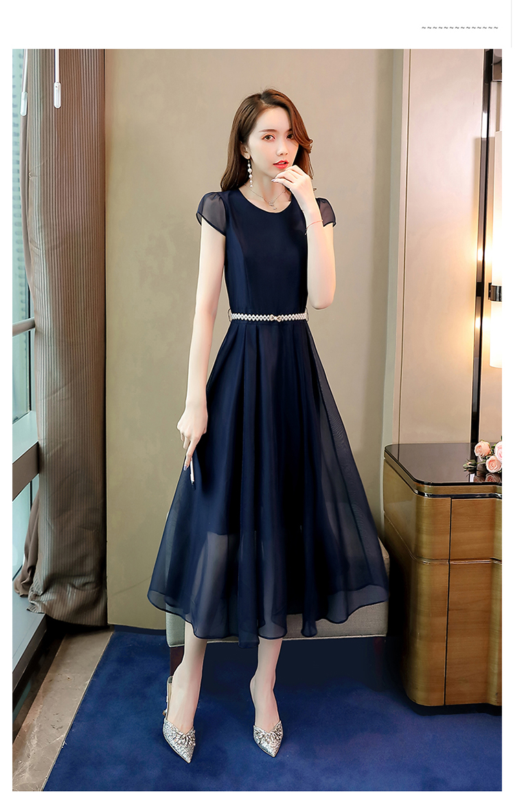 Abito attillato tinta unita in stile fata estate 2024 con cintura in vita_voghion.com