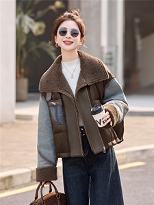 牛仔拼接短款羽绒服女2025冬季新款翻领加厚保暖羽绒外套图片