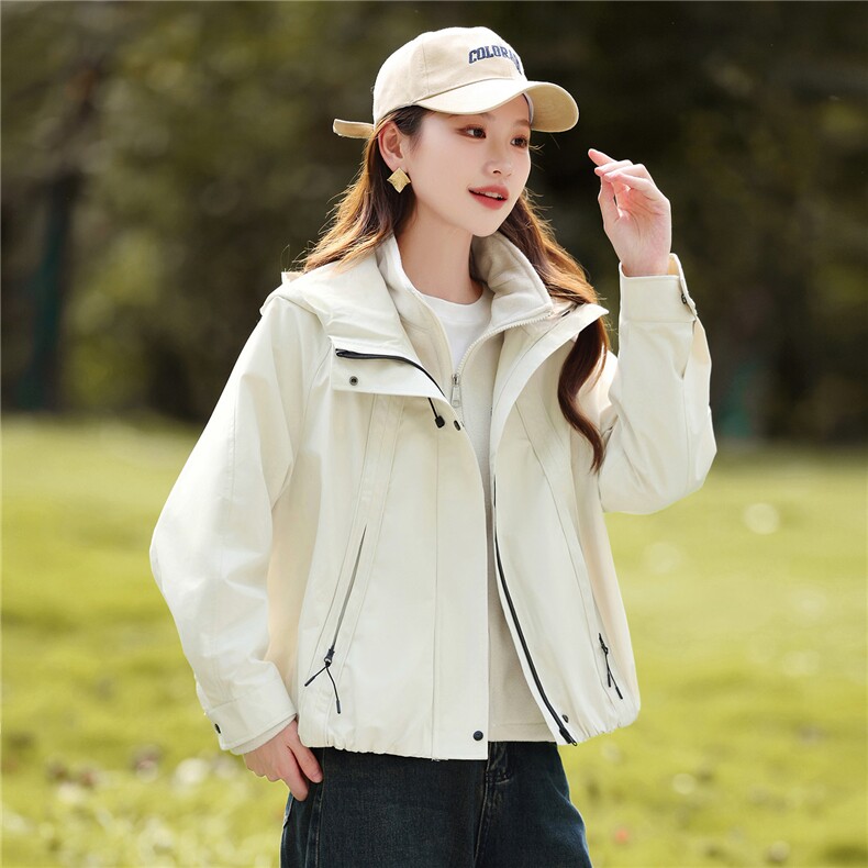 户外休闲连帽冲锋衣三合一外套女2025冬新款宽松显瘦加绒保暖上衣,女装套装/套裙,丽影随形