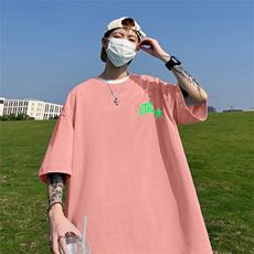 粉红色