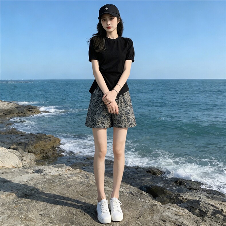 高级感时尚潮流套装女夏新款显瘦圆领开叉上衣阔腿提花短裤两件套，女装套装/套裙，江南