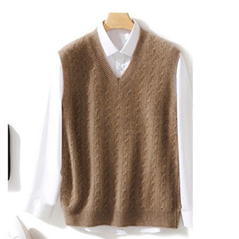 2025年秋季宽松型扭花V领马甲时尚百搭通勤休闲，男装背心/马甲，犀桦羊绒