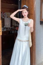 度假风穿搭刺绣亮片无袖上衣配半身裙套装女夏2025新款减龄两件套，女装套装/套裙，2C271