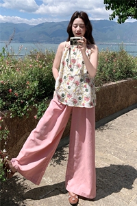 复古重工刺绣挂脖碎花背心阔腿裤两件套2026夏季新款超好看的套装图片