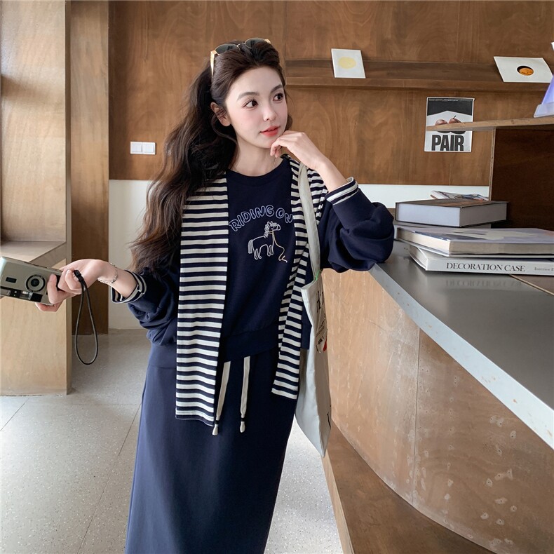 【新品】马年刺绣卫衣半身裙套装带披肩,女装套装/套裙,2B076