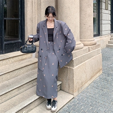 小众设计穿搭灰色西装外套配半身裙女春秋超火好看高级通勤风套装，女装套装/套裙，2C292