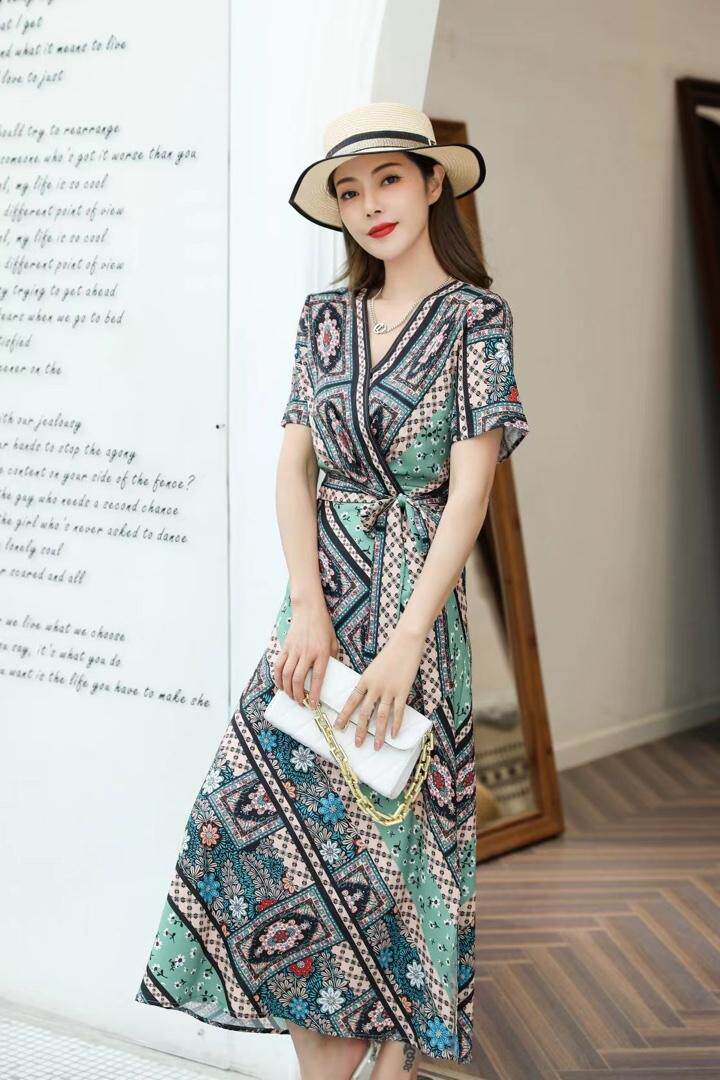 碎花连衣裙，女装连衣裙，蓝芝衣秀