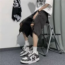黑色