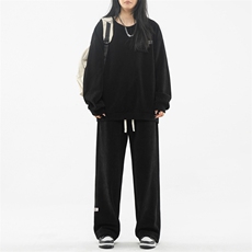 黑色