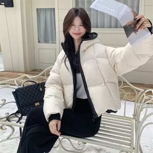 水衣源2783款短款连帽加厚保暖面包服茧形羽绒外套女图片