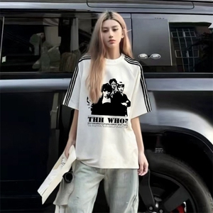 抖音得物品质二开240克宽松纯棉美式潮牌印花三条杠中性风短袖T恤图片