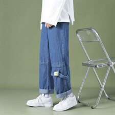 深蓝色