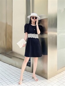 镂空花边拼接连衣裙图片